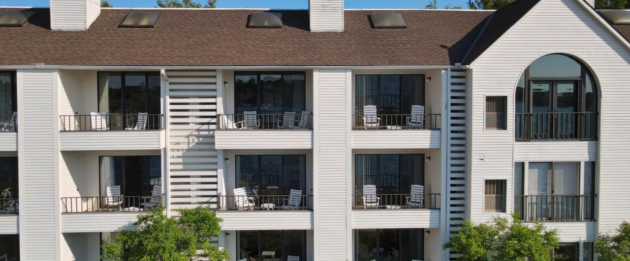 359 Edgewater Inn Шарлевой Экстерьер фото
