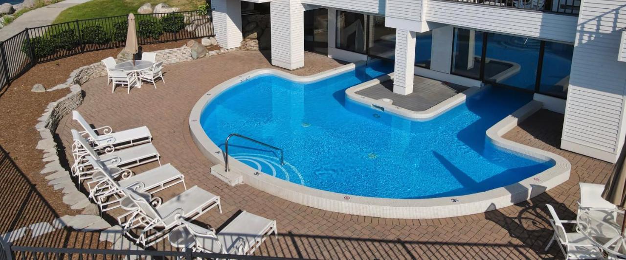 359 Edgewater Inn Шарлевой Экстерьер фото