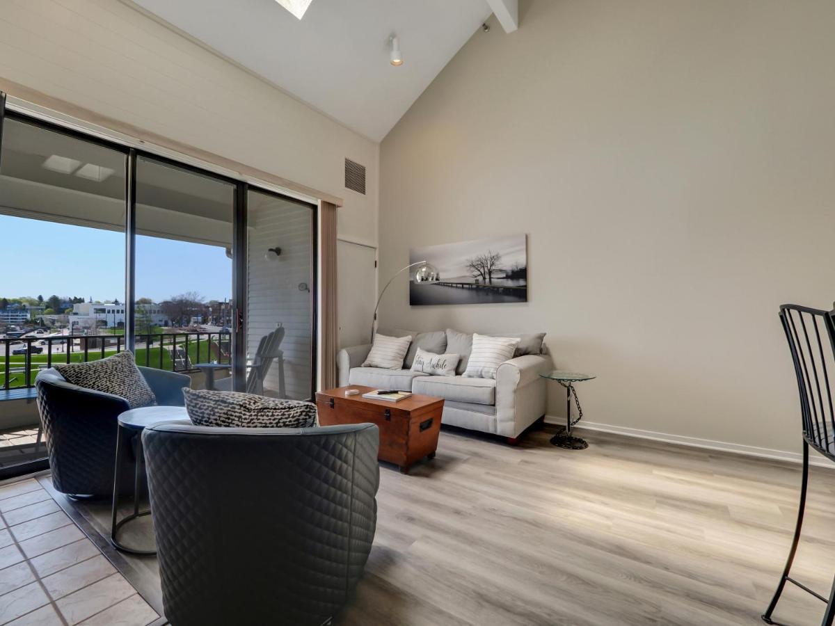 359 Edgewater Inn Шарлевой Экстерьер фото