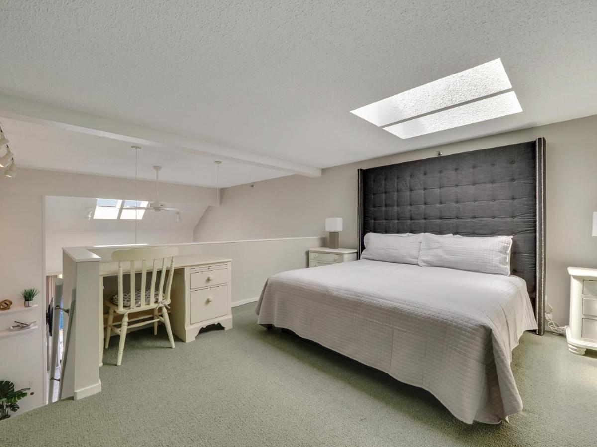 359 Edgewater Inn Шарлевой Экстерьер фото