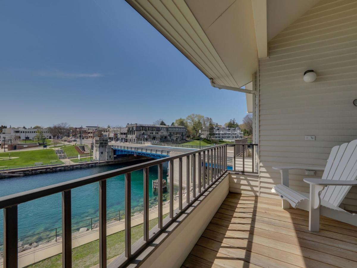 359 Edgewater Inn Шарлевой Экстерьер фото