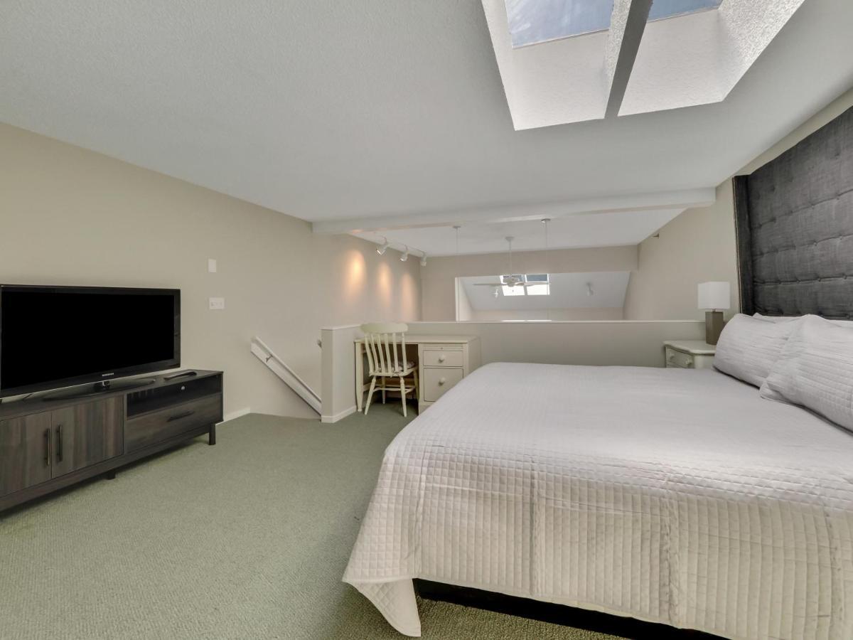 359 Edgewater Inn Шарлевой Экстерьер фото